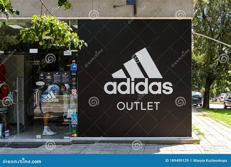 adidas outlet senayan city.